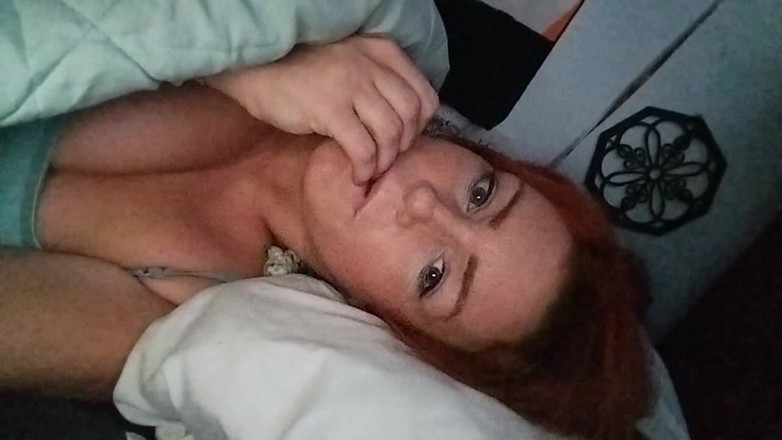 Strawberry shortcake: Redhead Feels Herself and Her Dd Natural Tits