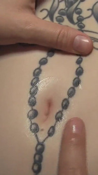Dos Profundos Botones Del Vientre Con Sinnsage, Kaiia Eve