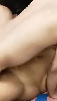 Awek desi seksi kongkek teman lelaki dan adik ipar bertiga