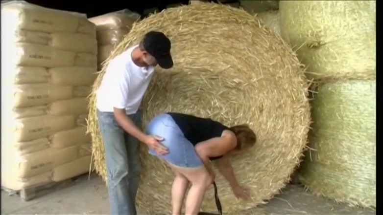Ugly but HOT: 農夫は街の成熟した女性にヒット