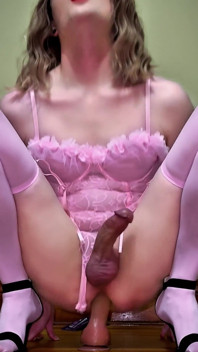 Chloe Cox - Pretty in Pink