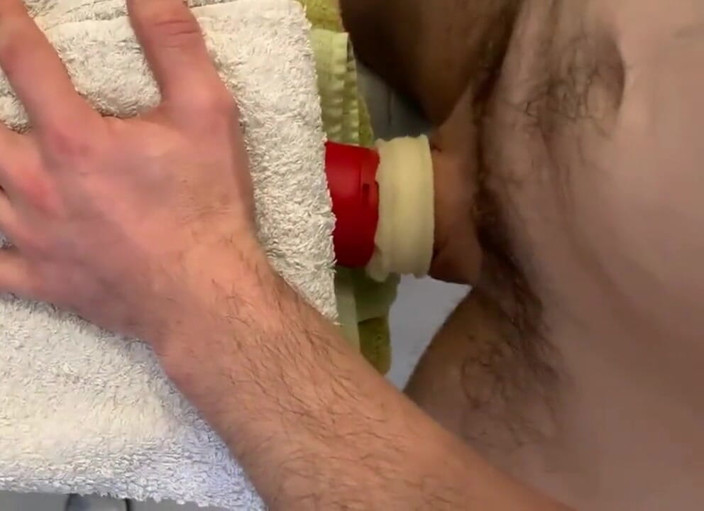 qaz11: Masturbación con la mano en cámara - 618