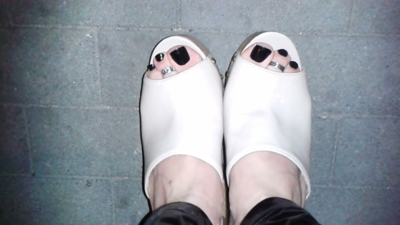 Heelex: Sexy Mules