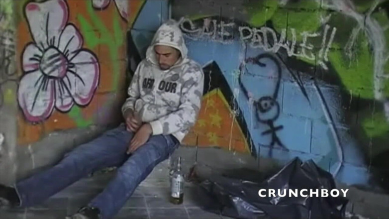 Crunch Boy: Sexy hetero muž šuká twink v exhib venku