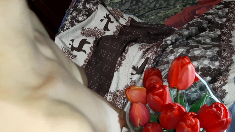 Lesbian-illusion: My Girlfriend Woke Me up with Bouquets of Flowers and...