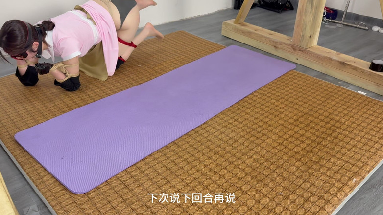 Yanmou: Holiland dziewczyna trening pup + werbalne upokorzenie + związane stopy w japońskim...