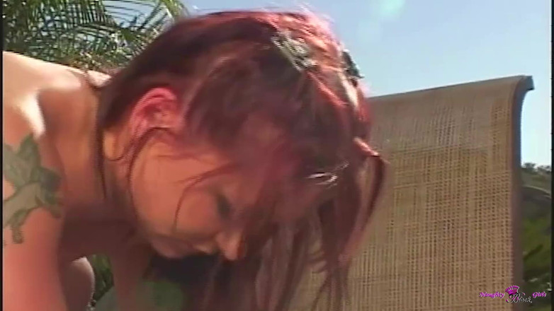 Naughty Black Girls: रंडी लाल बालों वाली katja kassin पूल पर एक कड़ी बीबीसी लेने के लिए तैयार है ।