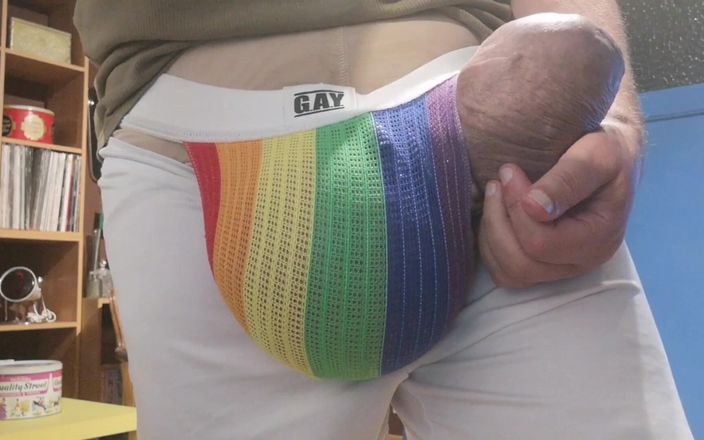 Monster_Meat_: Gay Pride v Bruselu, Ukaž, co jsi havin