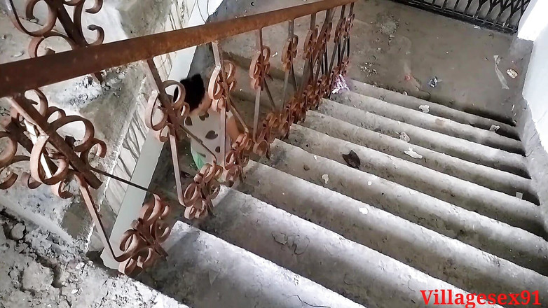 Villagesex91: 屋外で義理の妹とソナリファック