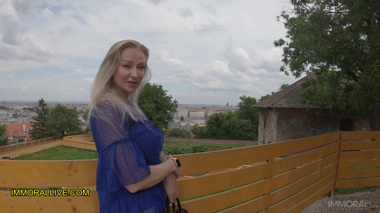 Immoral Family: Tatăl vitreg și fiul vitreg agață o mamă sexy excitată după...