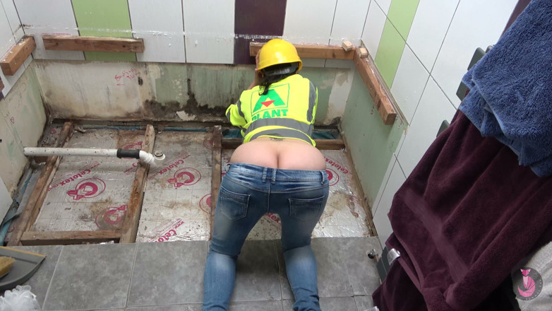 Summer Fox: The Builders Buttcrack
