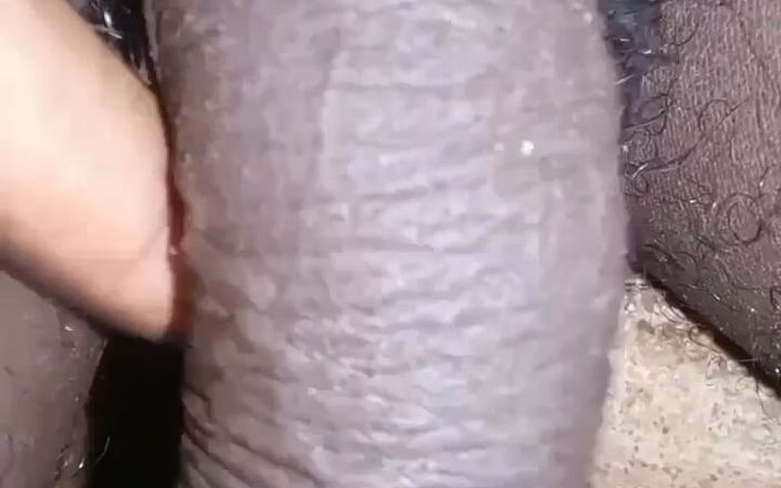 bigBlackie699: Nouvelle vidéo, je me rase et joue avec ma grosse...