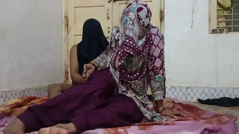 Bhabhi UP: Насолоджуючись молоком сусіда