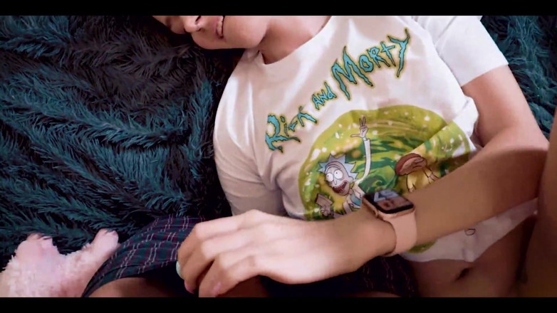 Julie Jess: Rick a Morty Fangirl dostanou ptáka do mokré kundičky