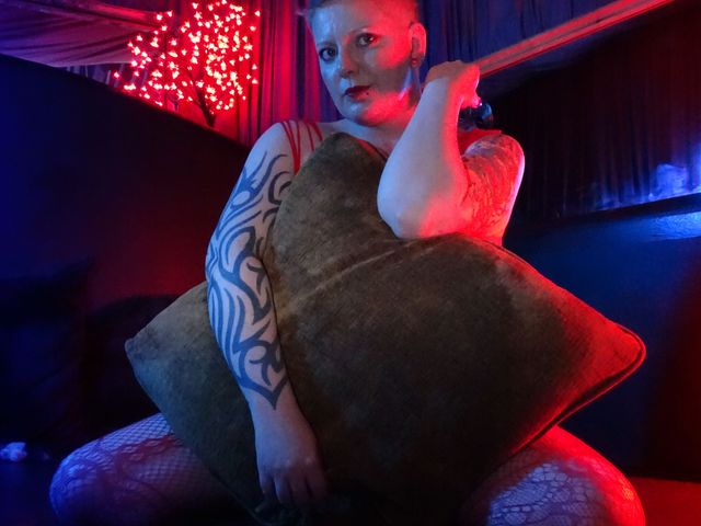 Kay Leaves Her Boots on to Fuck Her Ass (Insatiable Me)