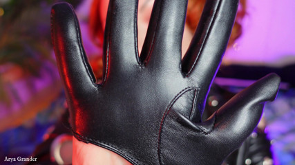 Arya Grander: ASMR sexy guantes de cuero cortos