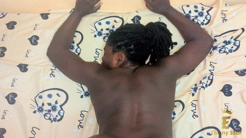 Jack Rick: Seksi Abanoz Amatörler, Erkek Arkadaşını Baştan Çıkarmak İçin Rolünü Oynuyor