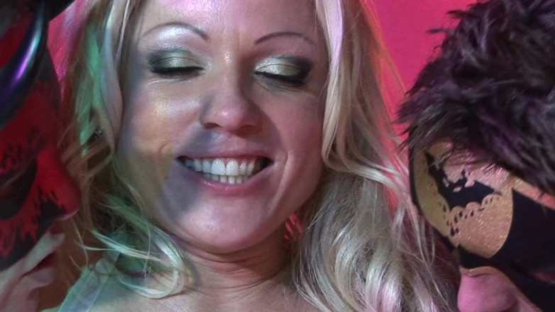Gangbang Whores: Filthy whore can satisfy 4 strapping studs without a hitch