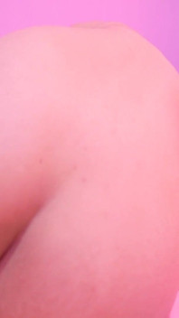 Nong B hade sex med sin pojkvän innan hon gick ut för att ha sex med främlingen hon hade ordnat med. V270721