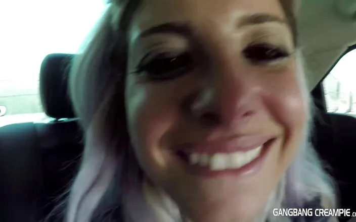 Aziani: Blonde MILF sucks and fucks guy in car
