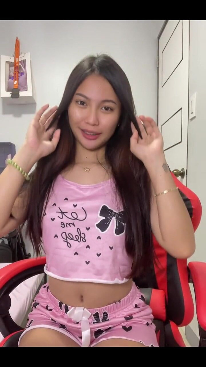 Cherrryblisss: 그냥 젖을 빨아