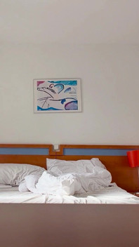 Mujer Grabada En Habitación De Hotel