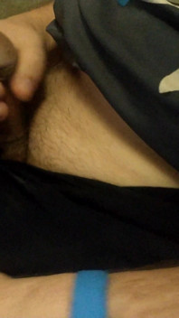 Atrapado En El Sótano Y Masturbándose Para Mantenerse Caliente