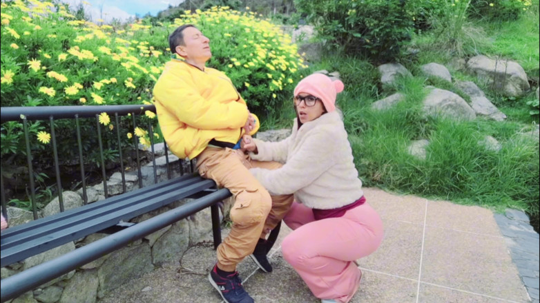 Lady: Milf de pechos grandes y culos grandes chupando la polla...