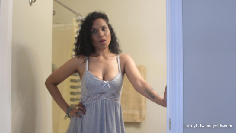 Horny Lily: MILF India melancap dalam Hindi