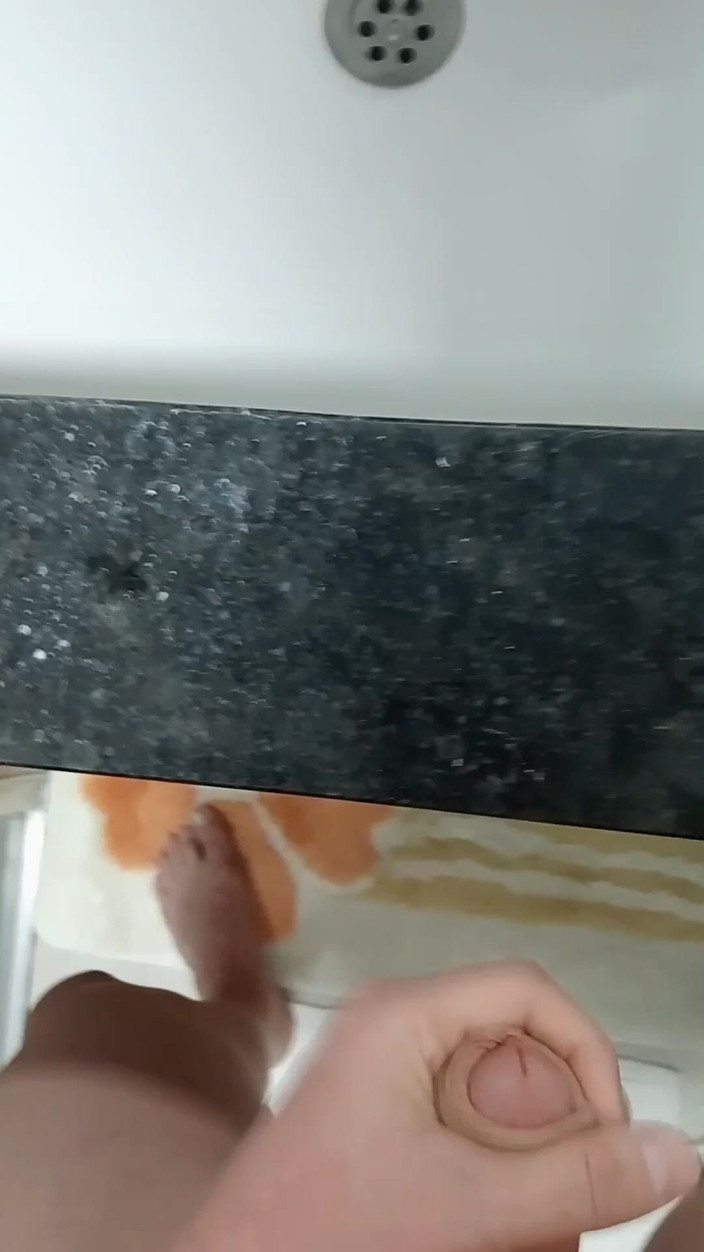 Gokmen Yaman: Murray Yaman se masturbe en solo dans la salle de...