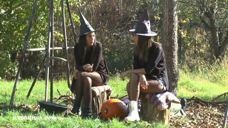 Sadurnus: Happy Halloween! Pumpkin Face Spitting