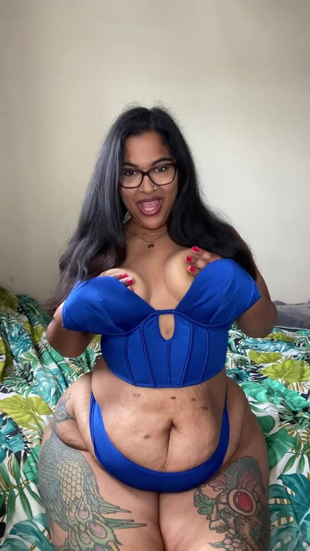 Zozonicoco: Awek montel Asia mengusik awak dengan pantat besarnya