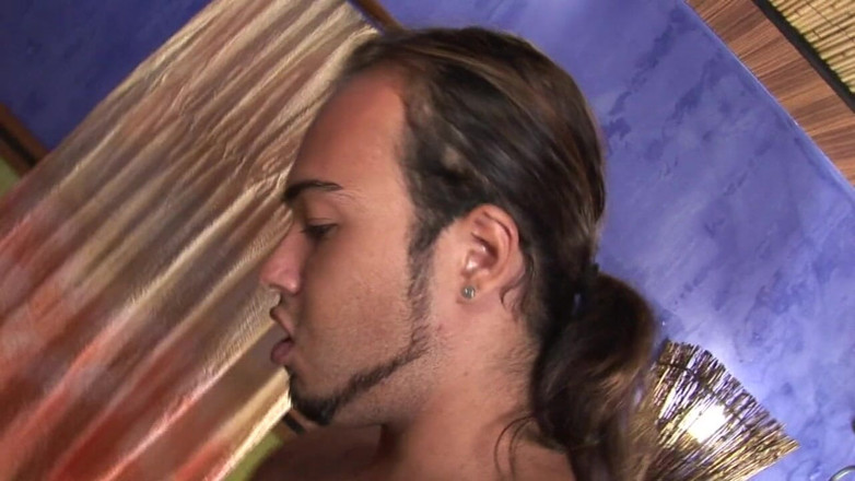Bareback TV: Pon esa gran polla latina en mi culo