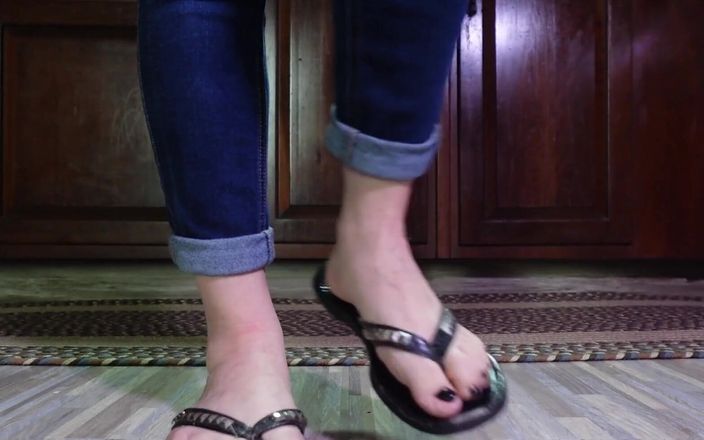 Raven Willow: Vím, že bičuješ svého ptáka k zvuku těchto starých roztrhaných flipflopsů