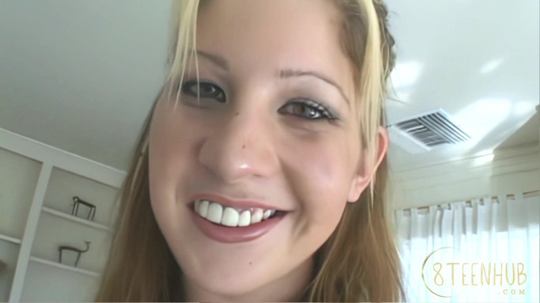 8TeenHub: 8teenhub - Lisa Marie's Pussy Lips Hang Down on the Black...