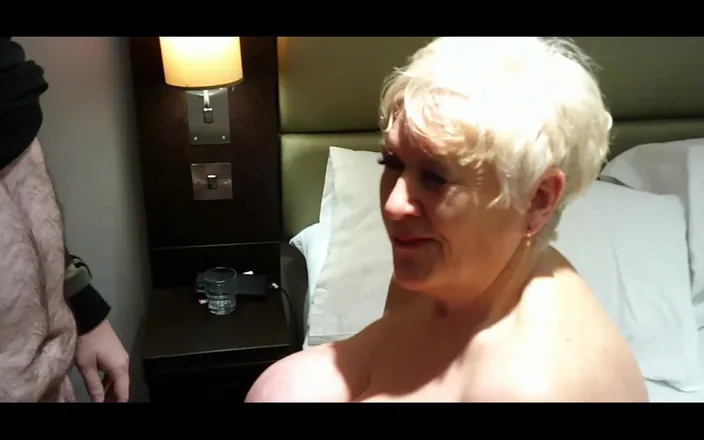 Uk Joolz: Seducing Ta Young Guy From the Bar