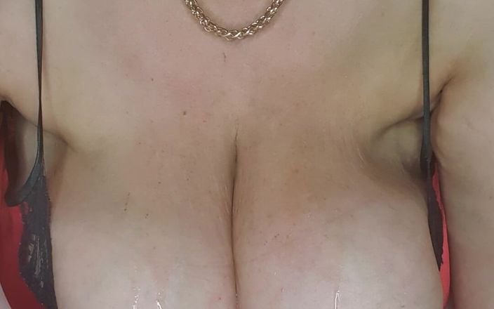 JJ Jewel BBW: Lolly lamiendo 36jj escupir en tetas