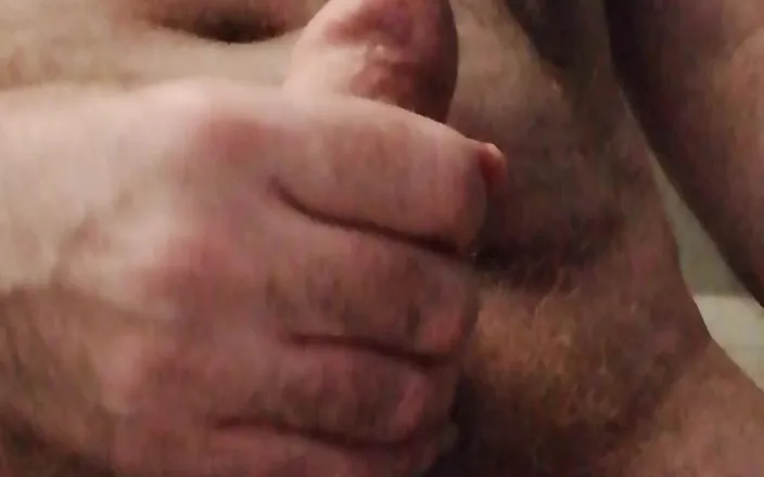 The UK Hairy Bear: Wanking Huge Load of Daddy Bear Cream in My Yellow...