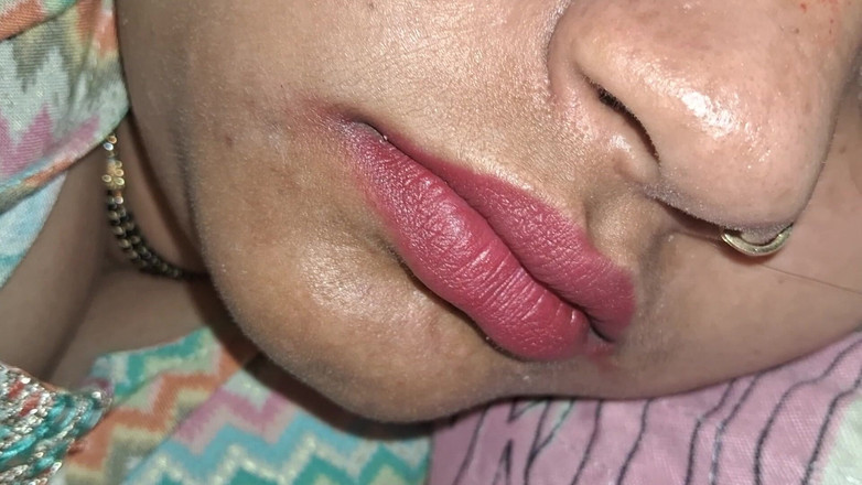 Catchybusty: Bhabhi hardcore předehra baculatá prsatá