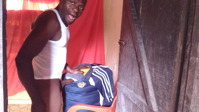 Moviesporn1: Kakek minta thailand muncrat pakai tas besar