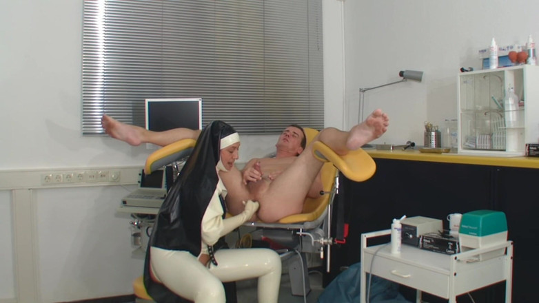 Rubber & Clinic Studio - 1ATOYS: Ujian anal mesum