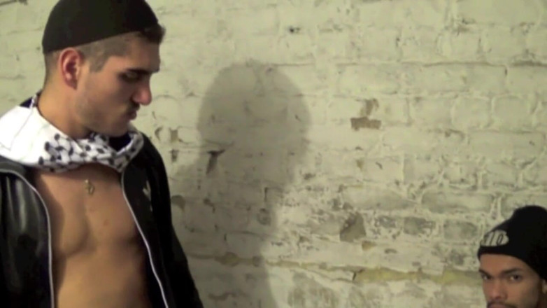 FRENCH STRAIGHT BOYS FUCKING GAY: Badboiy folosită dur de pula arabă xxl