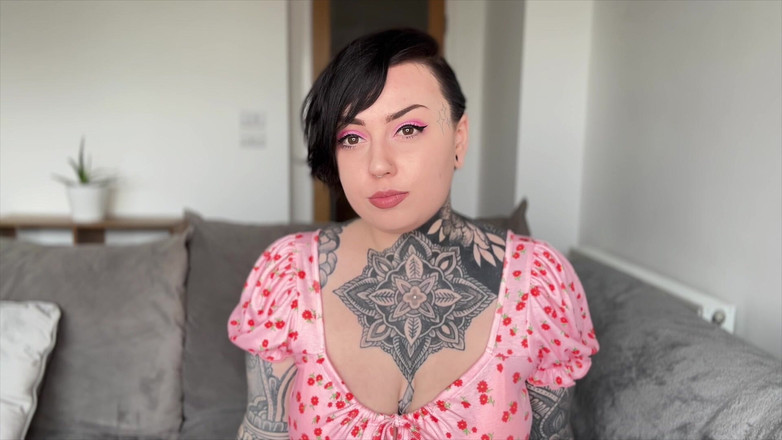 Miss Valentina: Buceta sem promessa