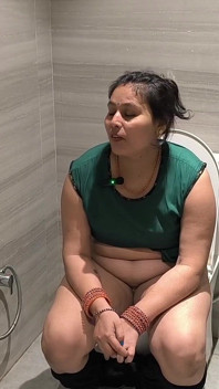 Ngentot di kamar mandi