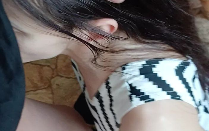 Lesbian-illusion: Notre sexe rapide dans la cuisine du voisin
