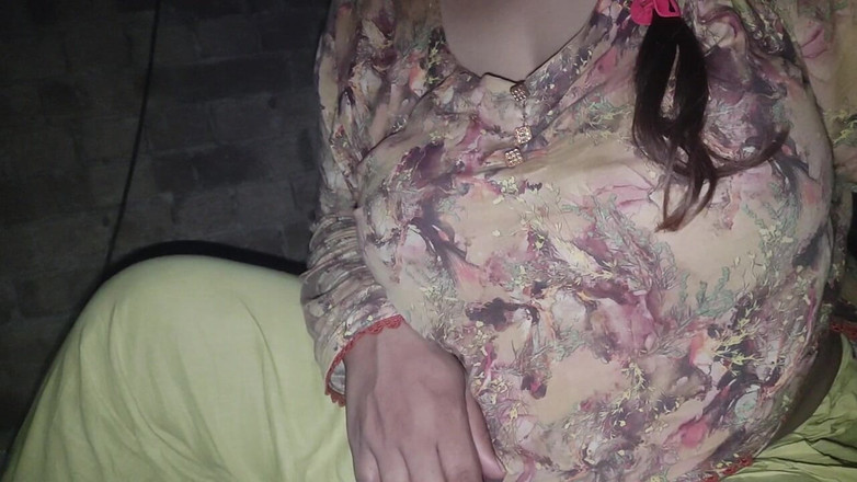 Meera Vishali: Šukám svou bhabhi v kichen pokoji, když vaří