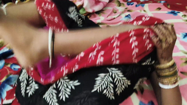 Nikku: Mera, linda follada en el dormitorio de un amigo de...