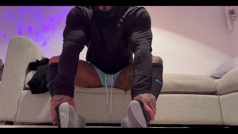 Jasons feet: रिलीज करने वाला खिलाड़ी खेल के लिए तैयार हो जाता है जबकि उसके पैर आपके चेहरे पर हैं