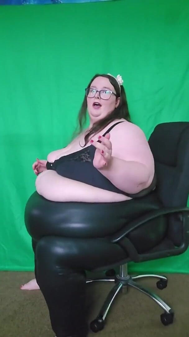 SSBBW Goddess Tight Leather Pants Custom (SSBBW Lady Brads) SSBBW Goddess Tight Leather Pants Custom (SSBBW Lady Brads)