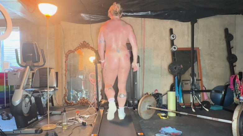 Ecko Belle: Senaman Treadmill bogel